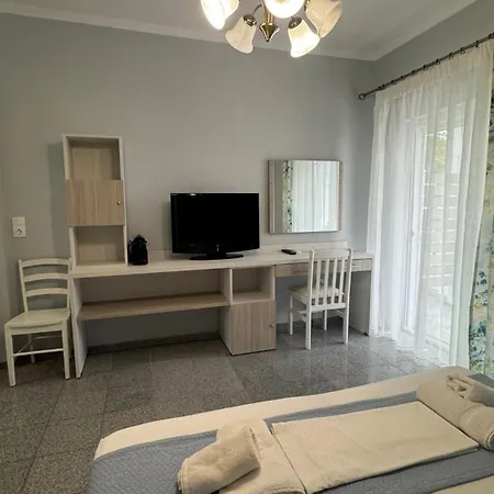 Ξενοδοχείο Diaporos 3*