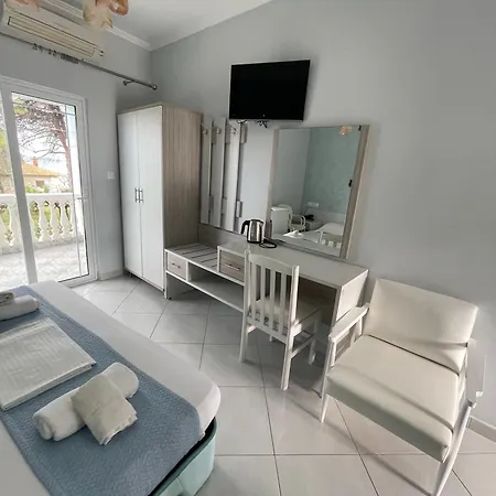 Hotel Diaporos 3*