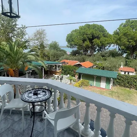 Diaporos Hotel